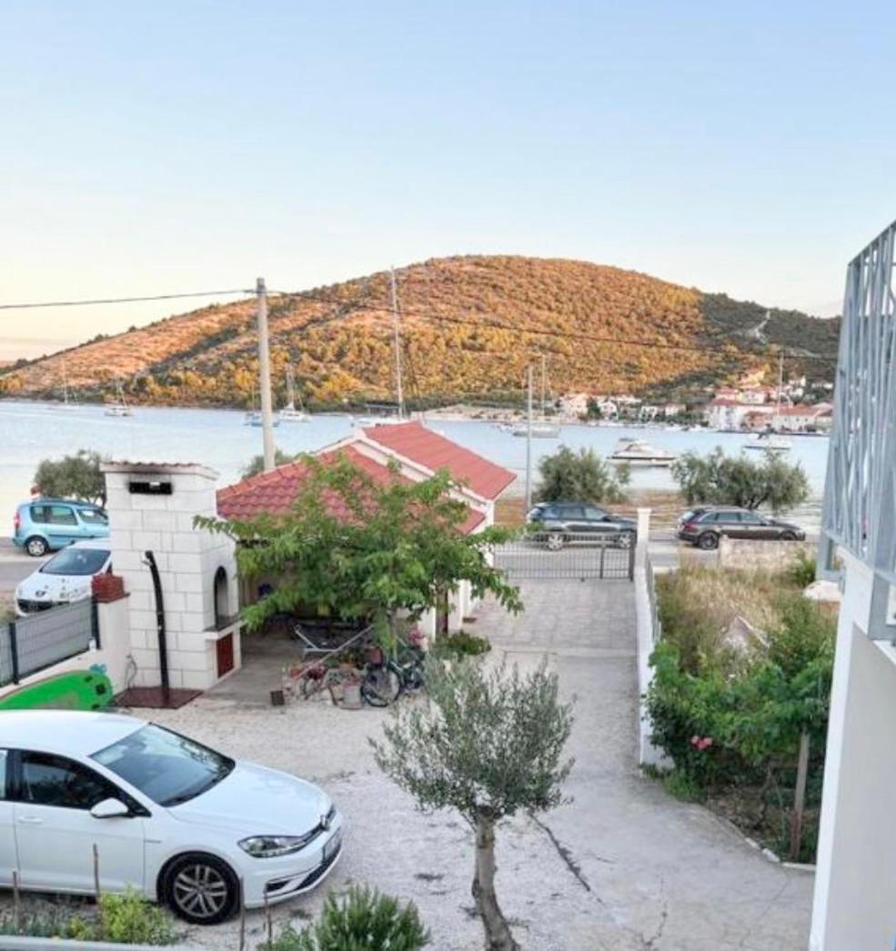 Apartamento Providenca Vinišće Exterior foto