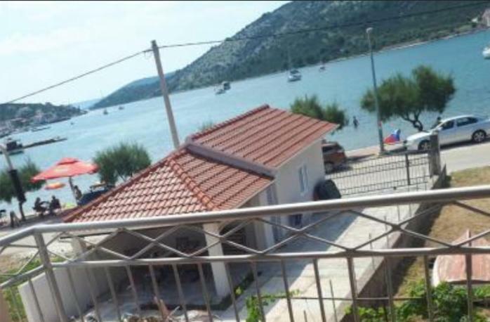 Apartamento Providenca Vinišće Exterior foto
